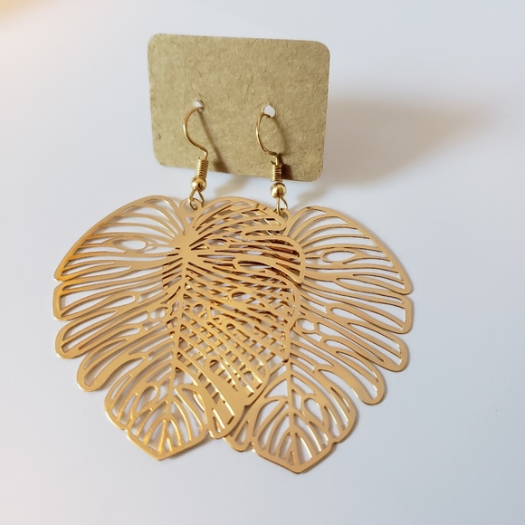Gold leaf earrings - Picture 2 of 7